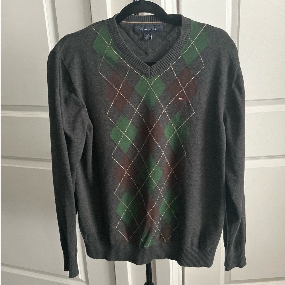 Tommy Hilfiger V-neck Cotton Men’s Pullover Sweater, Gray with Argyle, Size L